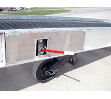 Hydraulic Lift with Ramp Lowered