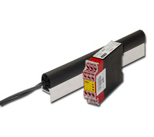 Medium Sensitivity Sensing Edge with Angled Channel and PRSU-5 (for 110V AC Supply)