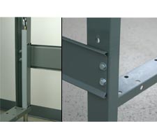 Detail View of Hydraulics and Stringer Mount