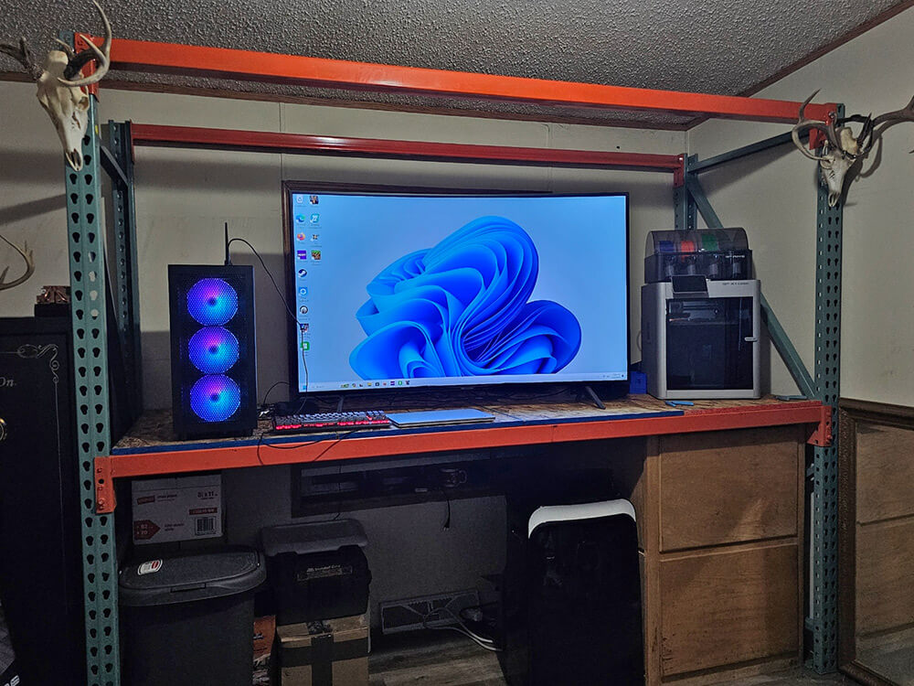 Picture of a pallet rack used as a desk