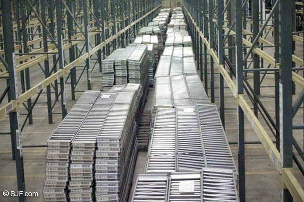 Span-track Bundled up in a Warehouse Aisle Span-track Bundled up in a Warehouse Aisle