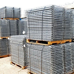 Used wire decking for pallet racking